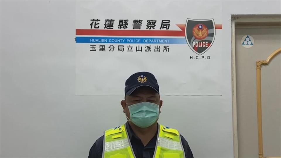 旁邊3層樓高懸崖！吉普車卡樹叢　求助員警