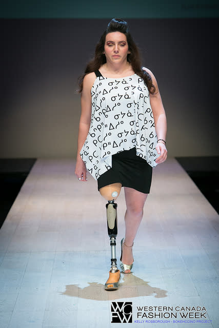 Des mannequins âgés et handicapés ont défilé sur le podium de la WCFW