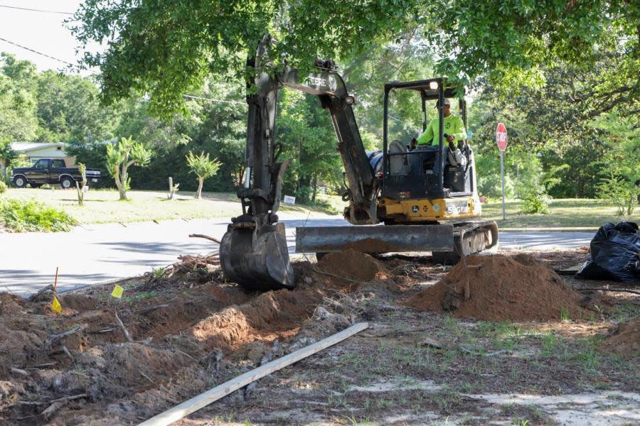 Sidewalk construction underway in Pensacola