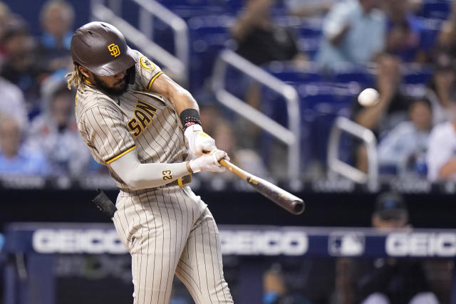 Padres rally past Marlins with five in ninth