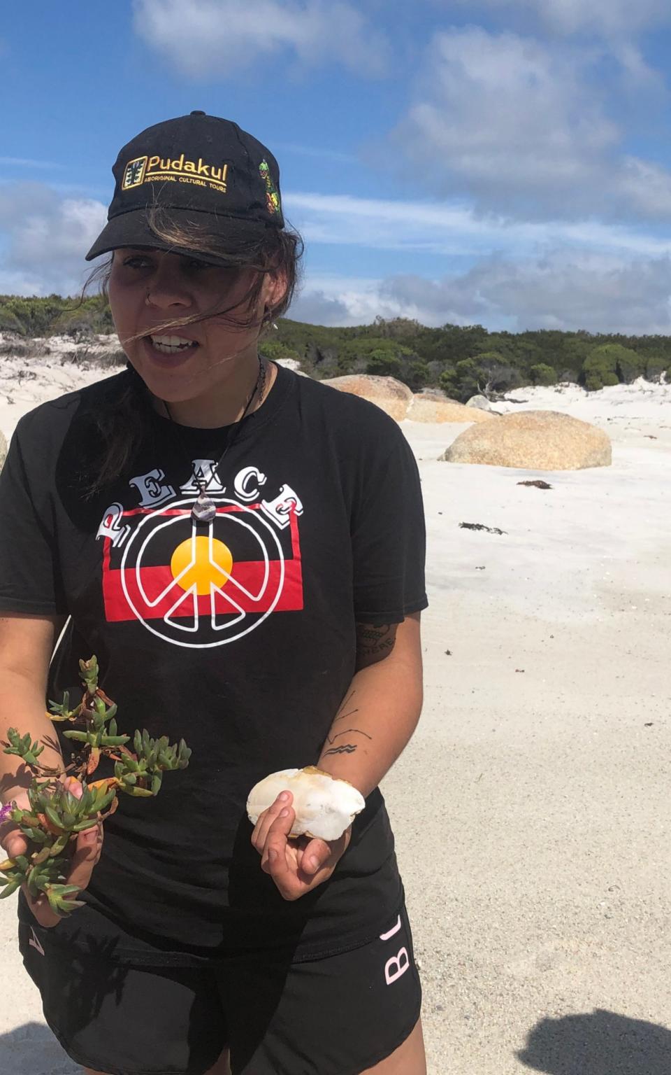 Carleeta shares knowledge of beach life  - Fiona McIntosh