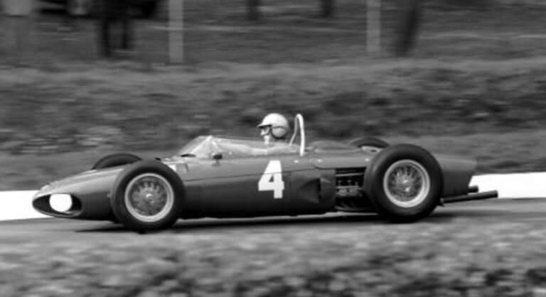 Von Trips, al volante del Ferrari 156, con el que chocó en el circuito de Monza