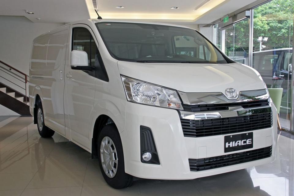 toyota-hiace