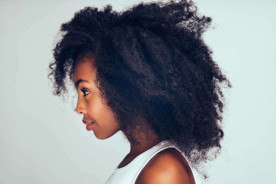 Menschen wegen seiner natürlichen Haarpracht zu diskriminieren, ist in New York nun offiziell verboten (Symbolbild: Getty Images)