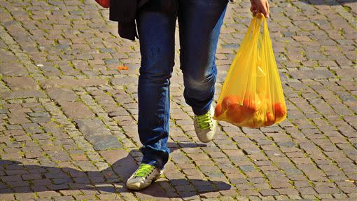 限塑政策塑膠袋要收費。（圖／翻攝自Pixabay）