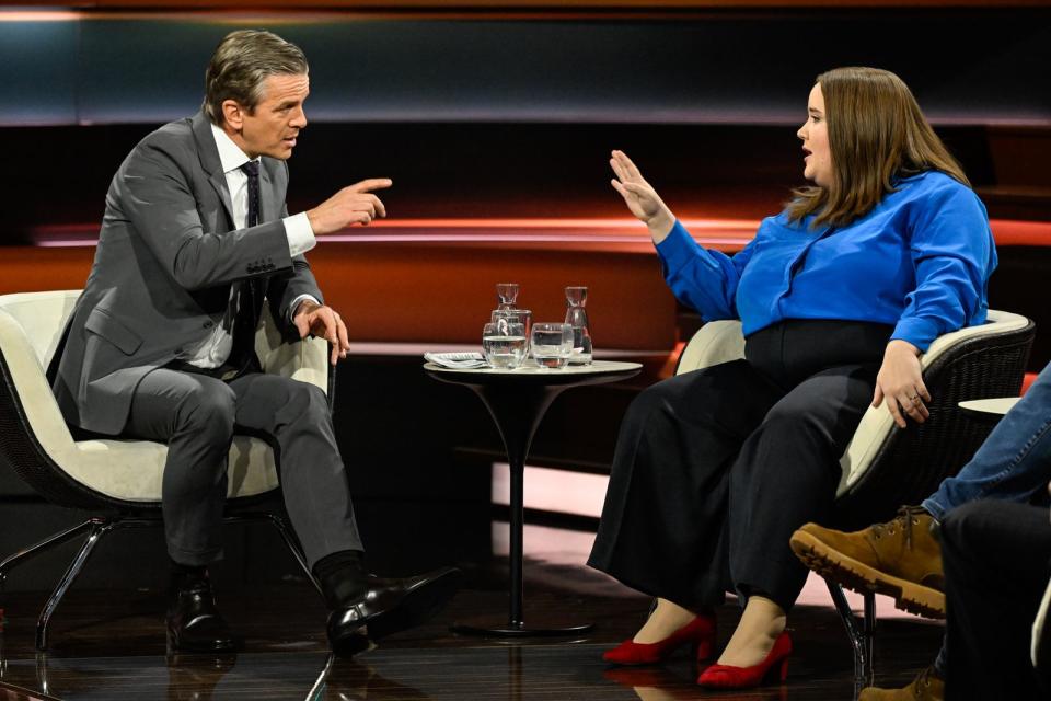 ZDF-Moderator Markus Lanz lieferte sich heftige Wortgefechte mit Grünen-Chefin Ricarda Lang. (Bild: ZDF / Markus Hertrich)