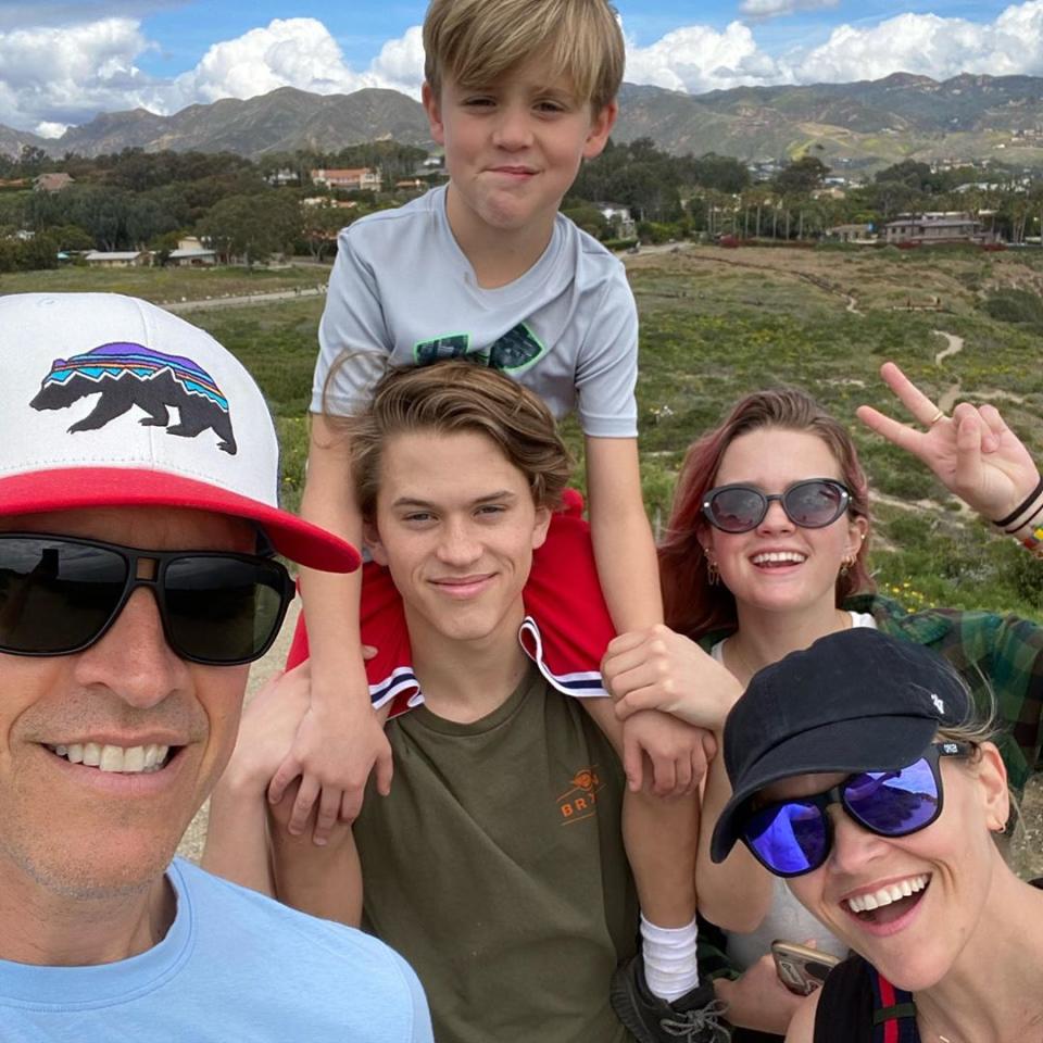 Reese Witherspoon is quarantining at home with her husband and three children. (Photo: Instagram)