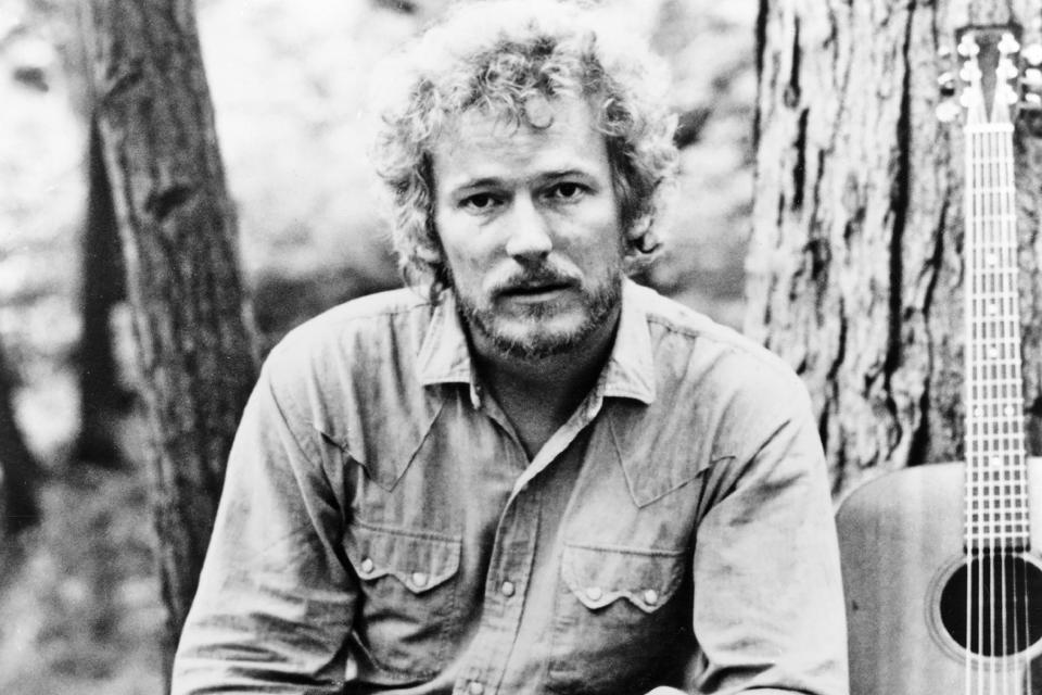 1974:  Canadian singer and songwriter Gordon Lightfoot poses for a publicity still to promote his album 'Sundown' on Reprise records. (Michael Ochs Archives / Getty Images file)