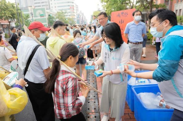 新竹市副市長蔡麗清相當接地氣，出席活動廣受歡迎。翻攝臉書