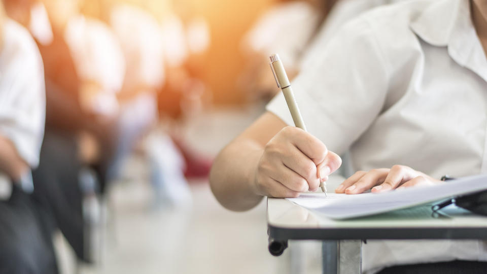 Beim Examen schummeln funktioniert heute mit digitaler Raffinesse. (Symbolbild: Getty Images)