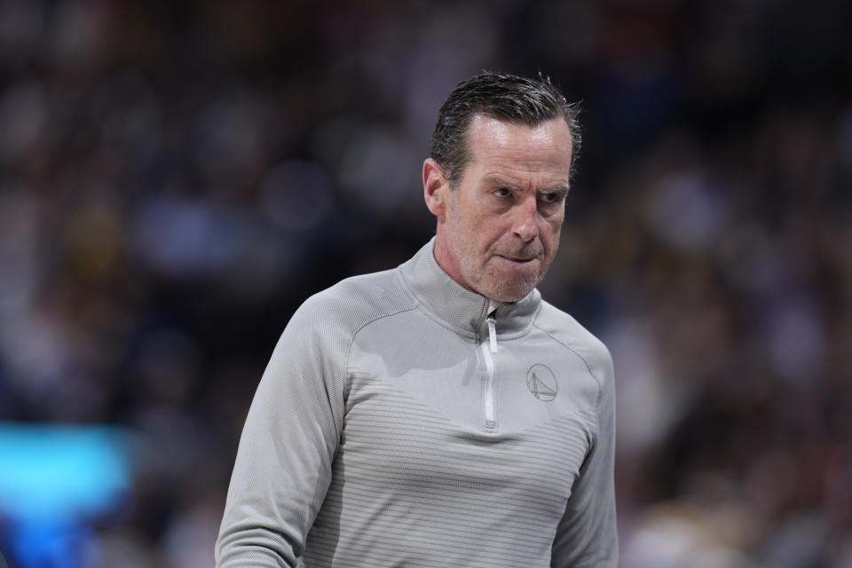 FILE - Golden State Warriors assistant coach Kenny Atkinson during the second half of an NBA basketball game Sunday, April 2, 2023, in Denver. The Cleveland Cavaliers are hiring Golden State assistant Kenny Atkinson as their new coach, a person familiar with decision told the Associated Press on Monday, June 24, 2024. (AP Photo/David Zalubowski, File)