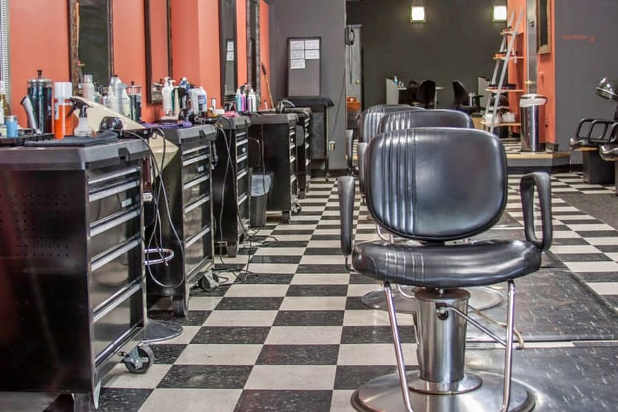 <b>Photo: pusch salon/<a href="https://yelp.com/biz_photos/pusch-salon-saint-paul?utm_campaign=13beb75c-0533-49f4-b799-889b48dad818%2C989eb8ad-ec65-4217-b375-dda260f0795d&utm_medium=81024472-a80c-4266-a0e5-a3bf8775daa7" rel="nofollow noopener" target="_blank" data-ylk="slk:Yelp;elm:context_link;itc:0;sec:content-canvas" class="link ">Yelp</a></b>