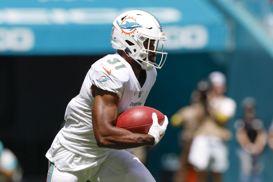 Miami Dolphins running back Raheem Mostert (31) is gaining fantasy value