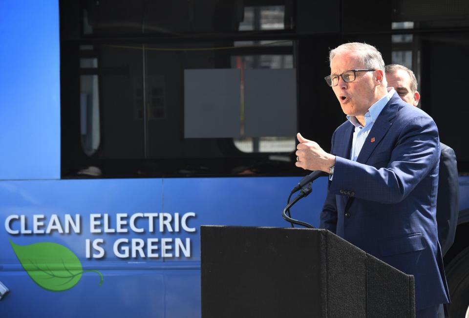 Democratic presidential hopeful Jay Inslee, governor of Washington state, is seen during a self-proclaimed "Climate Mission Tour" in California on May 3. Greenpeace gave him its top score of an A-minus. (Photo: MARK RALSTON via Getty Images)