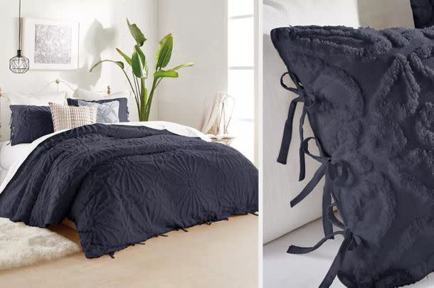 A tufted full-size comforter set made with 100% polyester fill