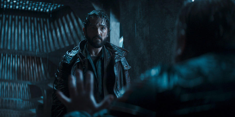 (L-R): Cassian Andor (Diego Luna) and Kravas (Lee Boardman) in Lucasfilm's ANDOR