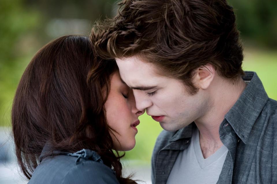 Edward and Bella in Twilight (Summit Entertainment)