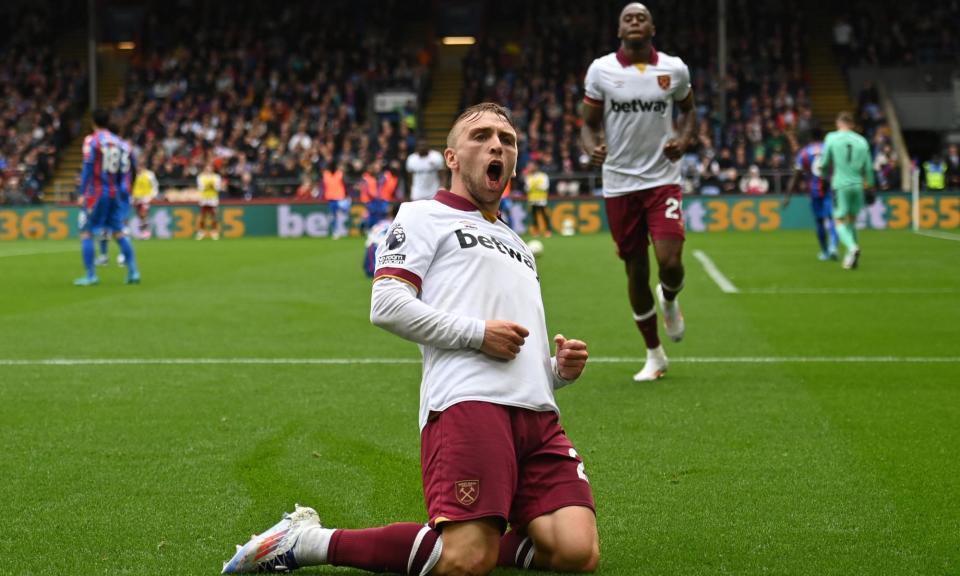 <span>Jarrod Bowen celebrates after scoring West Ham’s second goal against Crystal Palace.</span><span>Photograph: Jaimi Joy/Reuters</span>