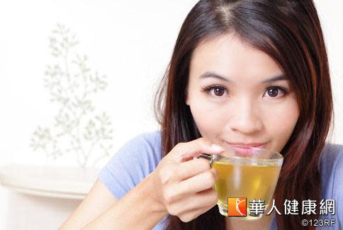 天氣逐漸轉熱，中醫師提醒，中藥茶飲可達到清暑益氣的效果。