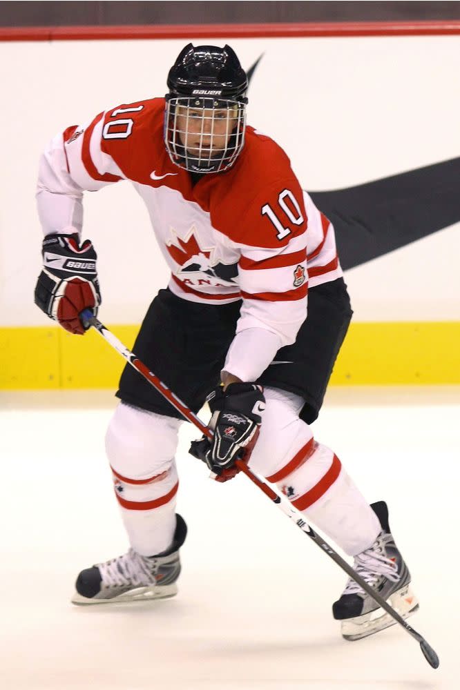 Gillian Apps playing on Team Canada