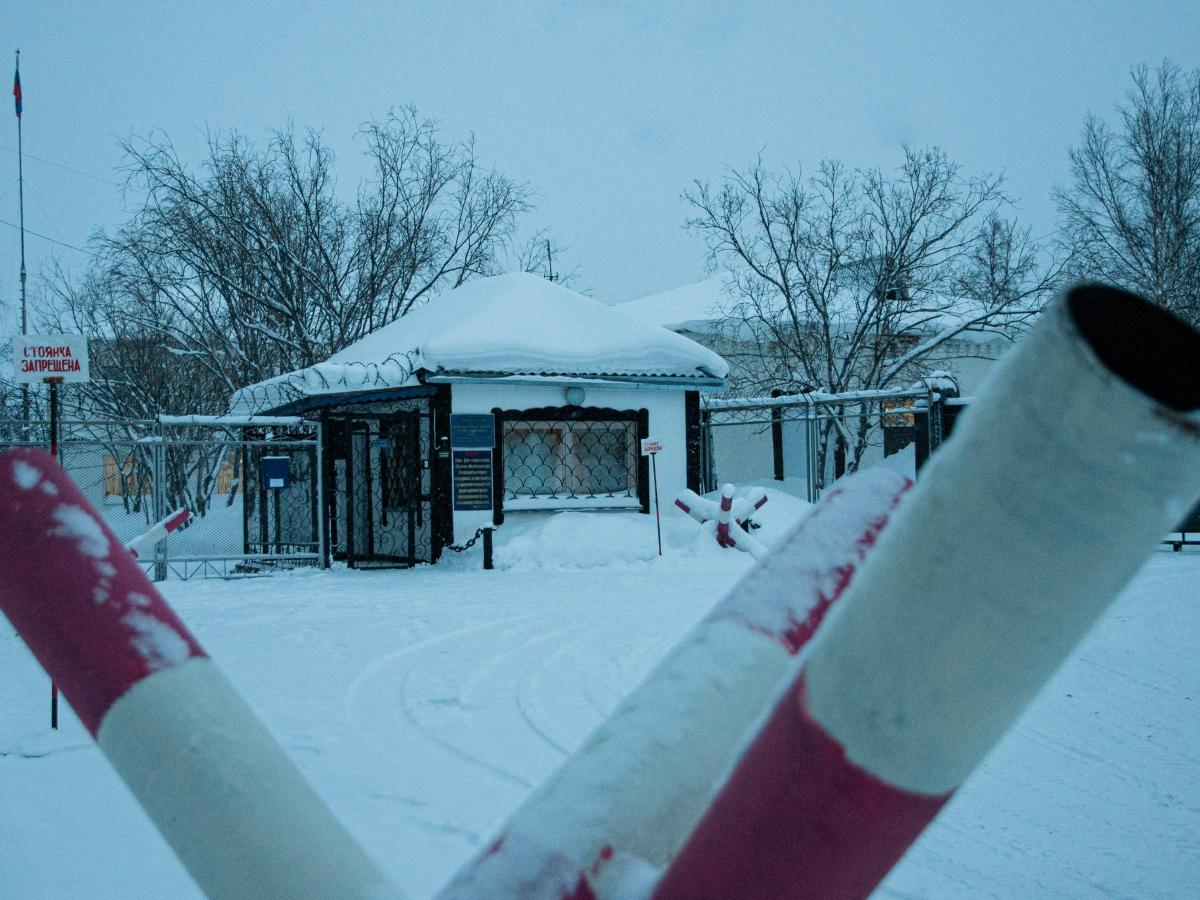 Вътре в смъртоносния руски арктически затвор, където Алексей Навални прекара последните си дни