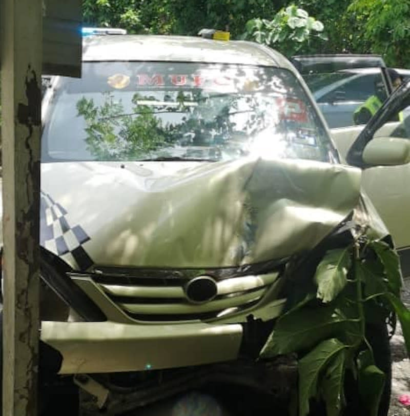 Police had to fire shots at the vehicle as they feared that the driver could endanger other motorists. — Picture from Facebook/PolisDaerahIpoh