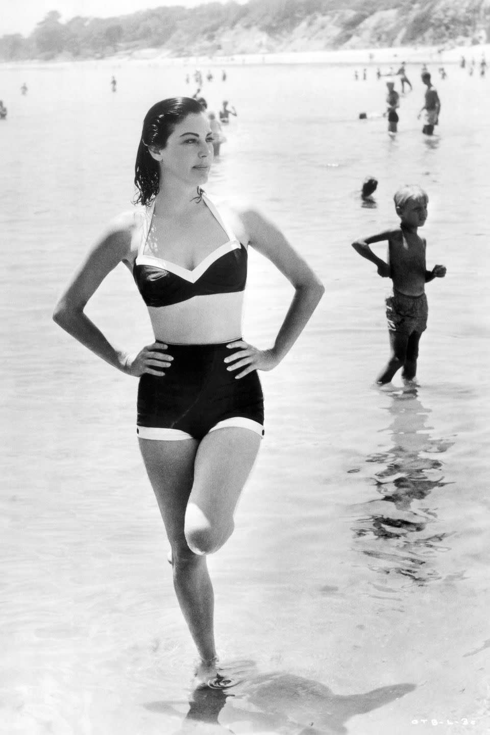 80 Vintage Photos of Celebrities at the Beach