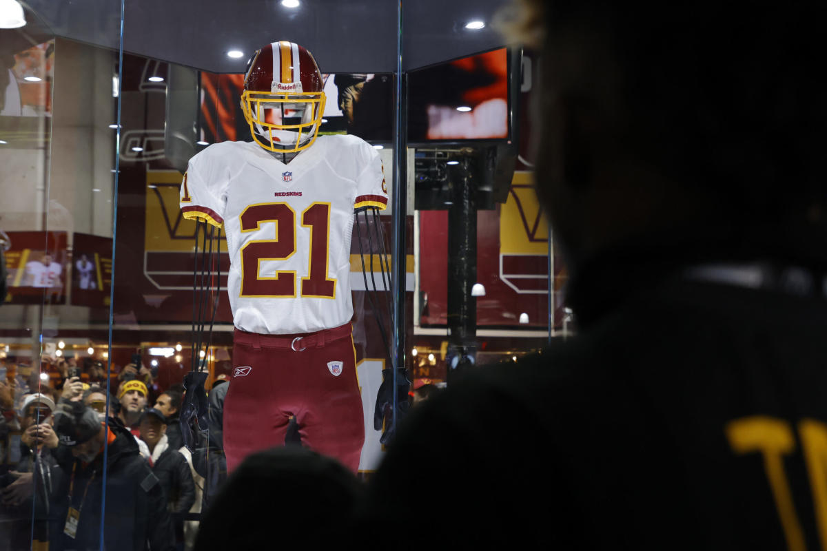 How did we think it was going to be a Sean Taylor statue? - Yahoo