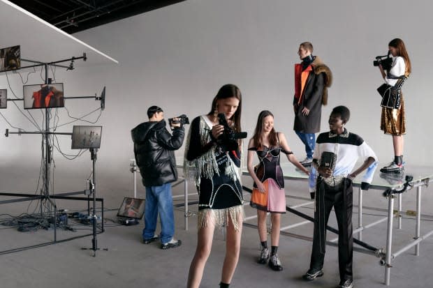 <p>Alexis Chaparro, Anna Ross, Kacie Hall, Benji Arvay, Mammina Aker and Shayna McNeil for Burberry Fall 2019. Photo: Nick Knight </p>