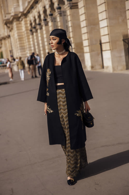 Showgoers Wore Feathers — Yes, Feathers — on Day 8 of Paris