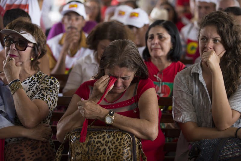 巴西女總統羅賽芙（Dilma Rousseff）遭彈劾下台，支持者悲憤（AP）