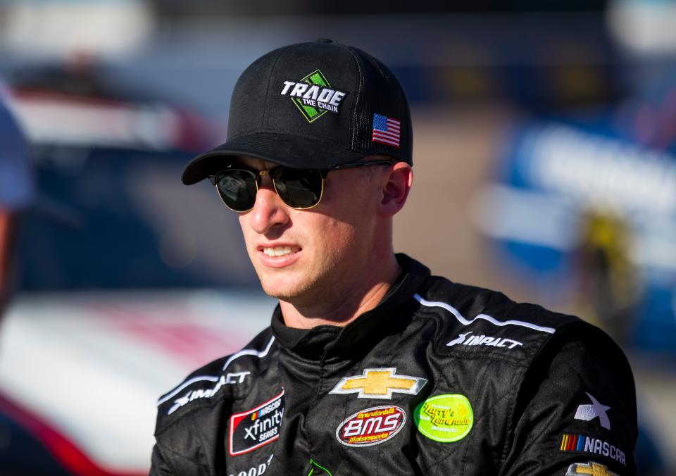 Brandon Brown durante la carrera Xfinity en Phoenix.