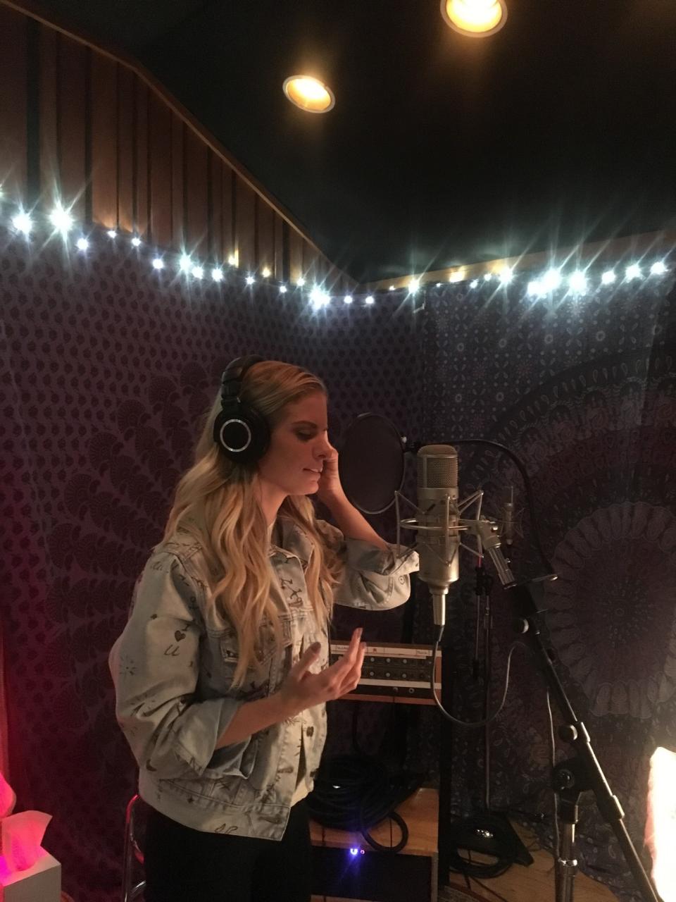 <p>Lauren Duski’s iTunes recording session (photo courtesy of NBC) </p>