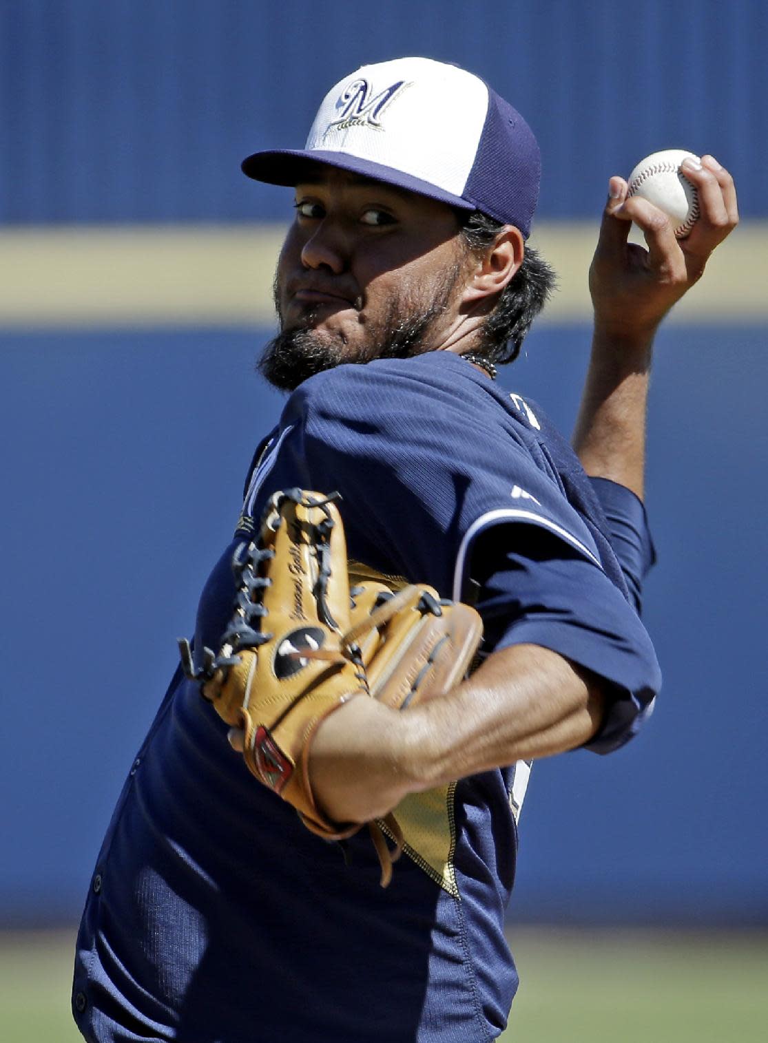 Pitcher mexicano abrió el partido. Yovani GallardoCerveceros de Milwaukee  vs diamondbacks en el Salt River Fields en la ciudad de Scottsdale Az Stock  Photo - Alamy