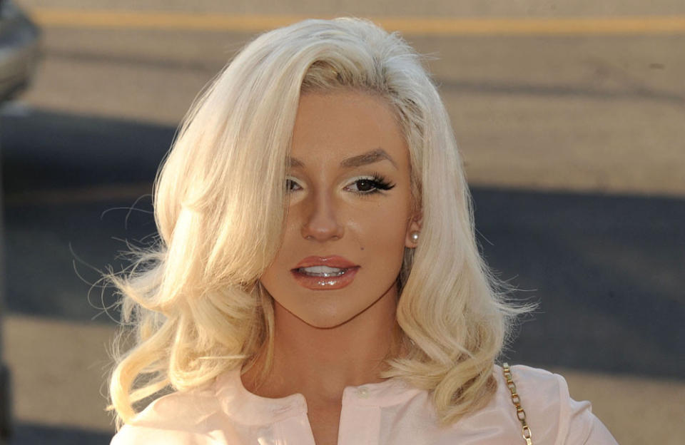 Courtney Stodden is still blocked by Chrissy Teigen credit:Bang Showbiz