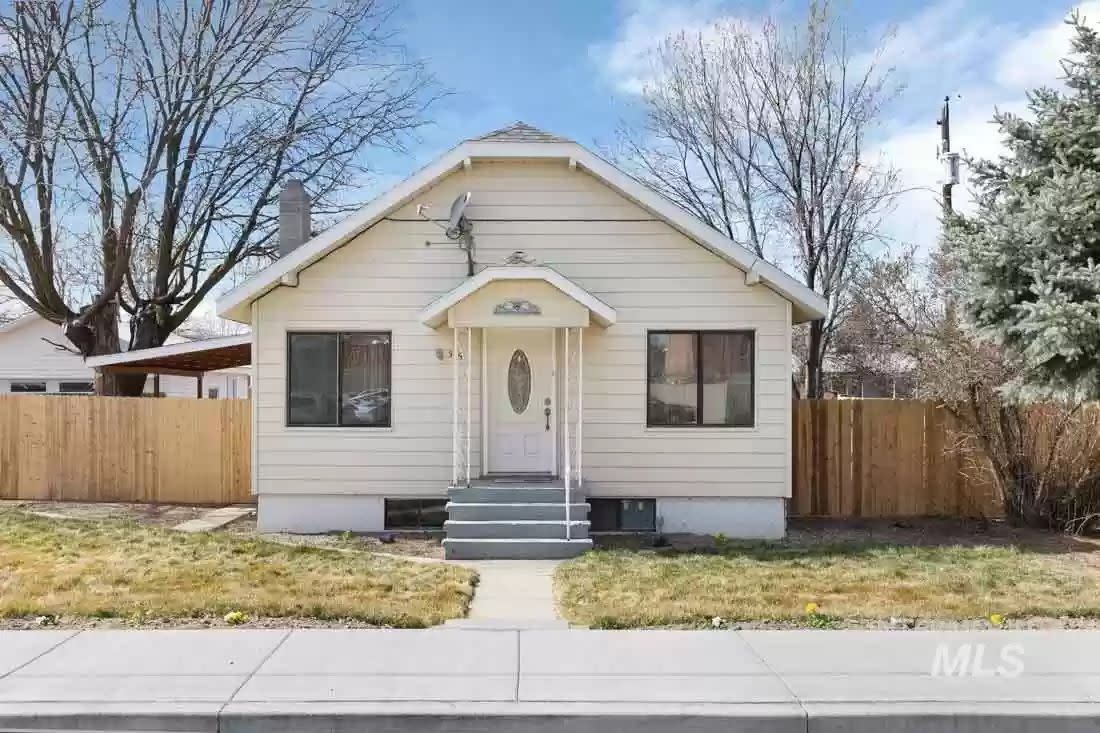 The 1940s Cottage