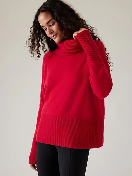 Athleta Is Having a Major Winter Sale — Snag Puffers, Sweaters, Scarves &  More Up to 60% Off