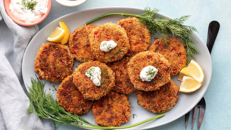 Salmon croquettes with lemon