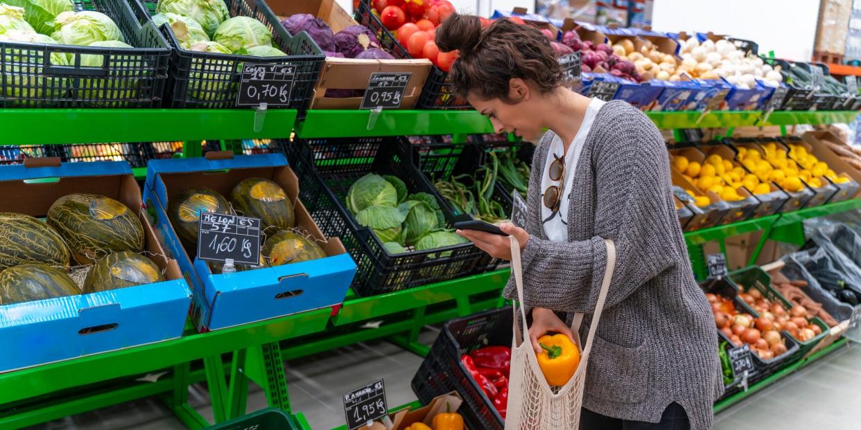 Plant-based diet grocery shopping vegetables reusable bag