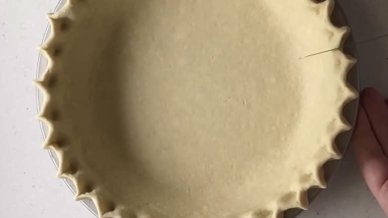 Sunflower pie crust crimp technique