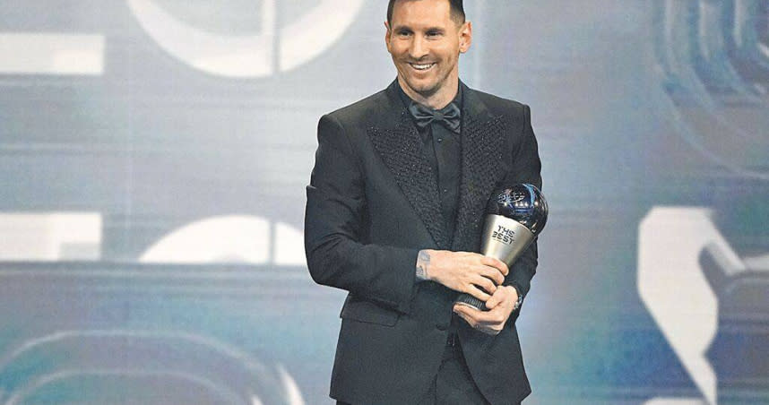 阿根廷隊長梅西榮膺2022年FIFA最佳男足球員獎。（圖／美聯社）