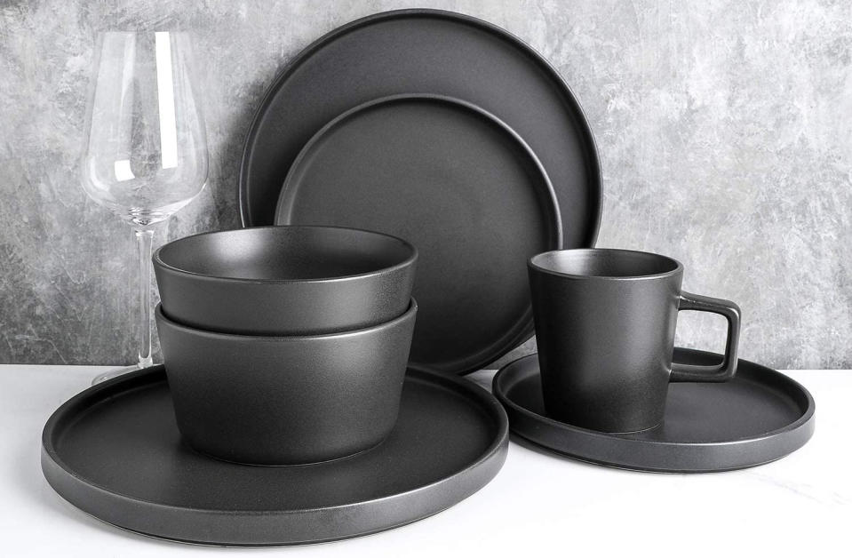 Stone Lain Dinnerware Set