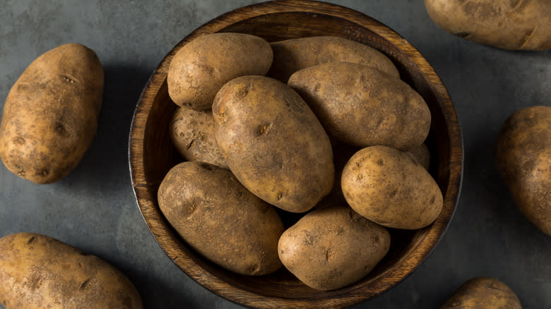 organic russet potatoes in bowl