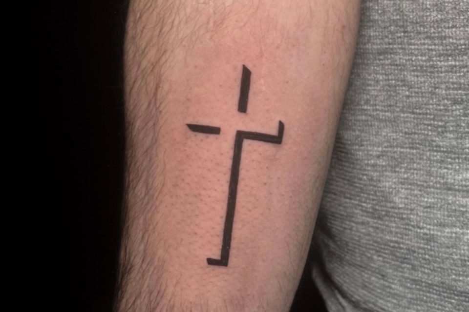 3D negative space cross tattoo <p>michael_tattoostudio</p>