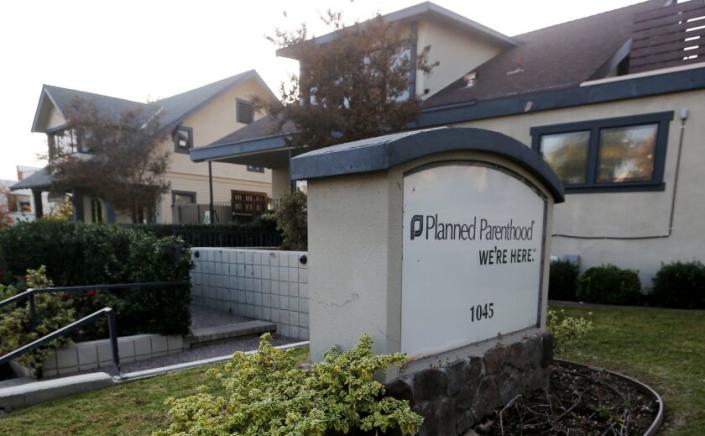 PASADENA, CALIF. - NOV 29, 2022. The exterior of the Planned Parenthood Pasadena office. (Luis Sinco / Los Angeles Times)