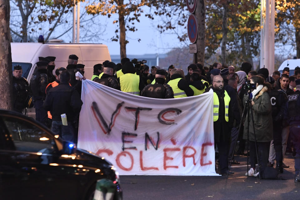 Prix du carburant : la France voit jaune