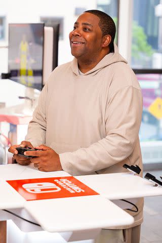 <p>Nintendo of America</p> Kenan Thompson at Nintendo New York