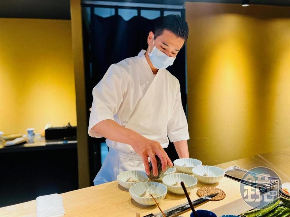 握壽司前，料理長先為賓客獻上4道左右的前菜。