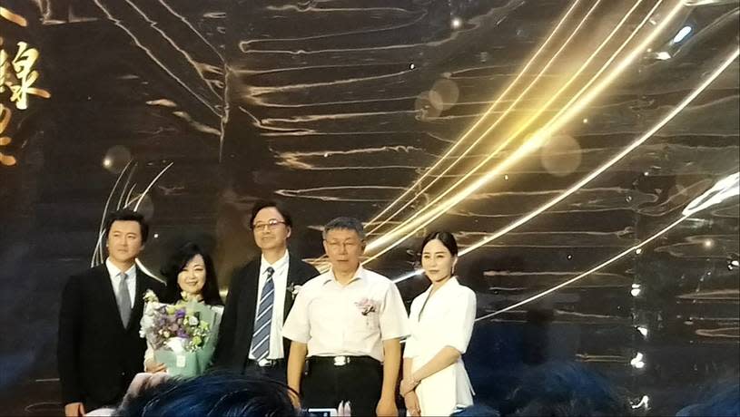 柯文哲與張善政一同出席台灣第一屆金線獎頒獎典禮。