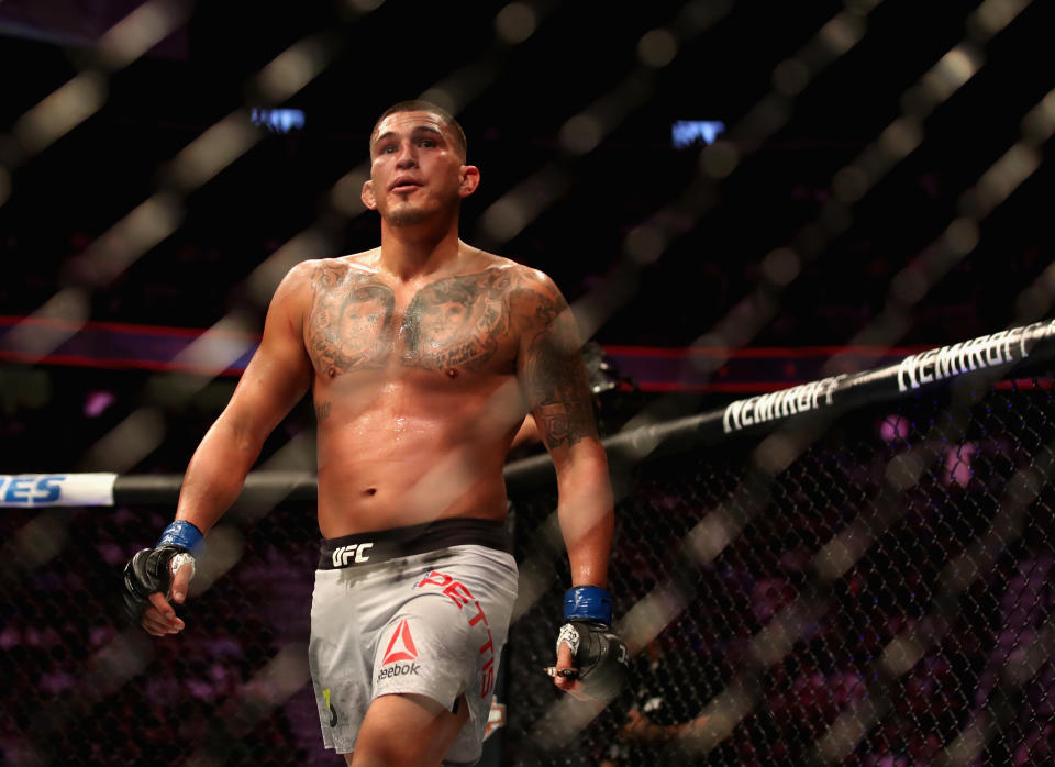 LAS VEGAS, NV - OCTOBER 06:  Anthony Pettis walks in the octagon while competing against Tony Ferguson  in their lightweight bout during the UFC 229 event inside T-Mobile Arena on October 6, 2018 in Las Vegas, Nevada.  (Photo by Christian Petersen/Zuffa LLC/Zuffa LLC)